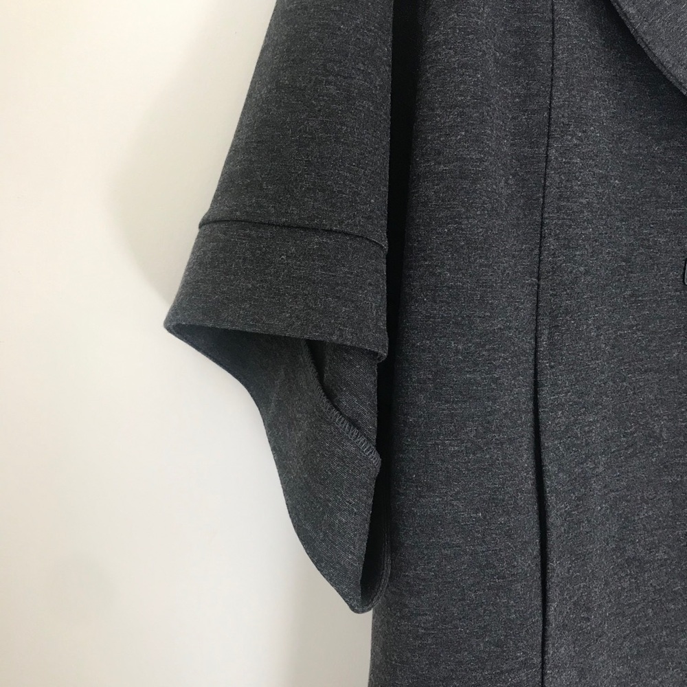 Piccadilly Canada Poncho Jacket leather Closure - Picture 7 of 8